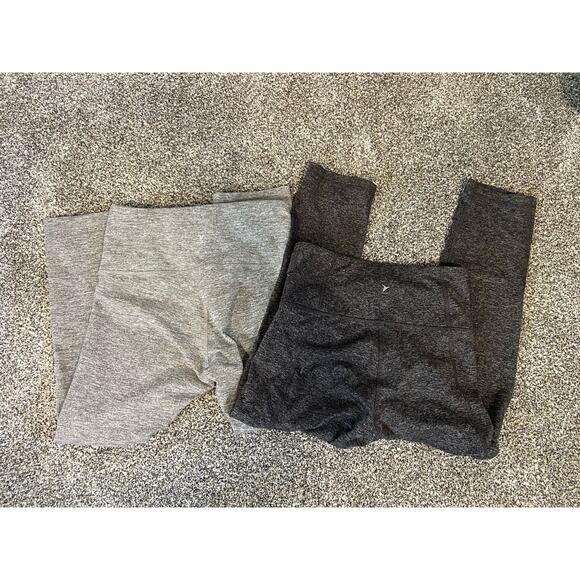 Women’s Old Navy Active Legging Bundle 2 Pairs Gray Size Small Capri - Picture 2 of 3